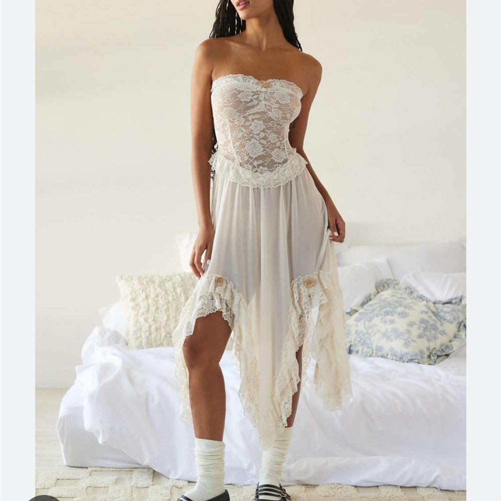 ISO IN SEARCH OF UO OUT FROM UNDER ALESSIA DRESS LACE SLIP NOR FOR SALE